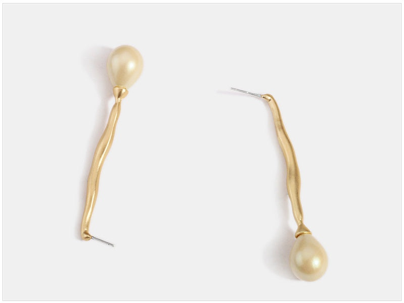Pearl Drop Earrings - TheFindsByAzlan