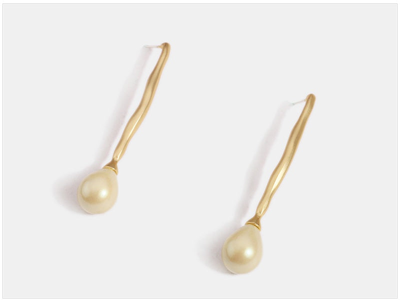 Pearl Drop Earrings - TheFindsByAzlan